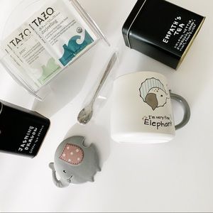NWOT Elephant Ceramic Mug Set 🐘